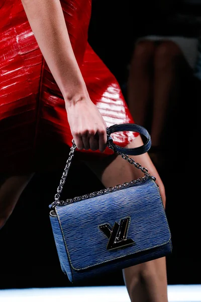 Look 38